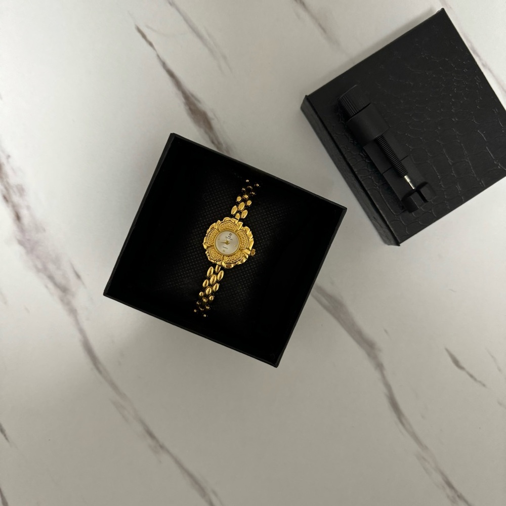 Stylish Retro Y2K Gold Peony Women's Vintage Bracelet Watch Gift Stainless steel - Picture 6 of 6